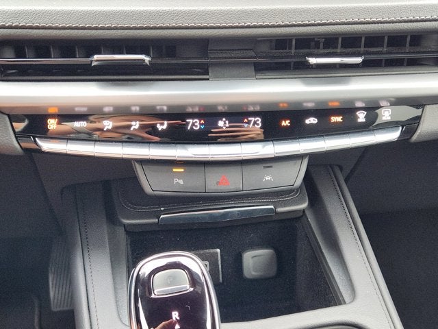 2024 Cadillac XT4 FWD Premium Luxury