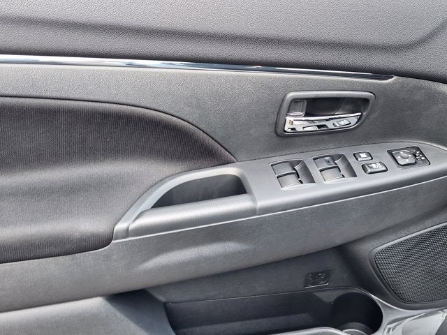 2026 Mitsubishi Outlander Sport LE