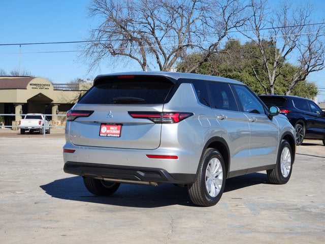 2026 Mitsubishi Outlander ES