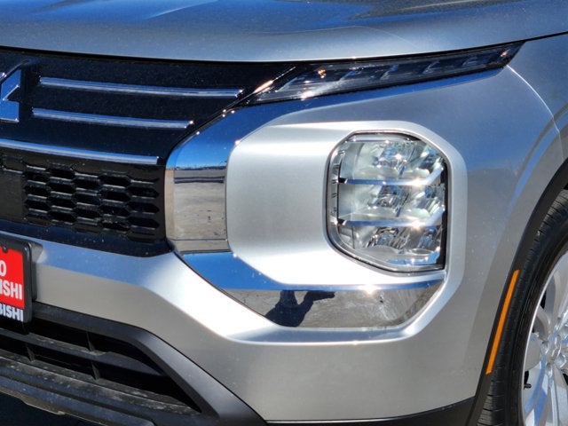 2026 Mitsubishi Outlander ES