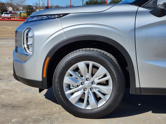 2026 Mitsubishi Outlander ES