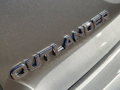 2026 Mitsubishi Outlander ES