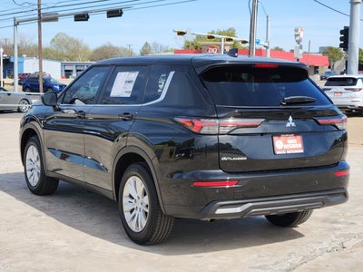 2026 Mitsubishi Outlander ES