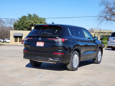 2026 Mitsubishi Outlander ES