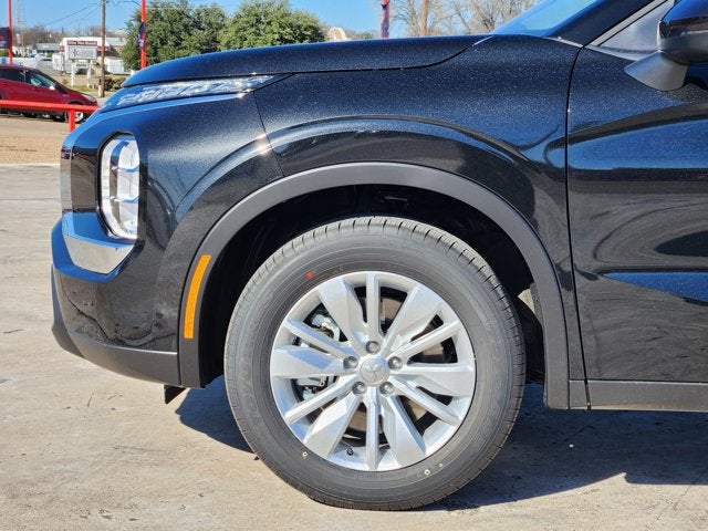 2026 Mitsubishi Outlander ES