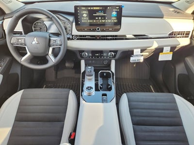 2026 Mitsubishi Outlander SE