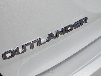 2026 Mitsubishi Outlander SE