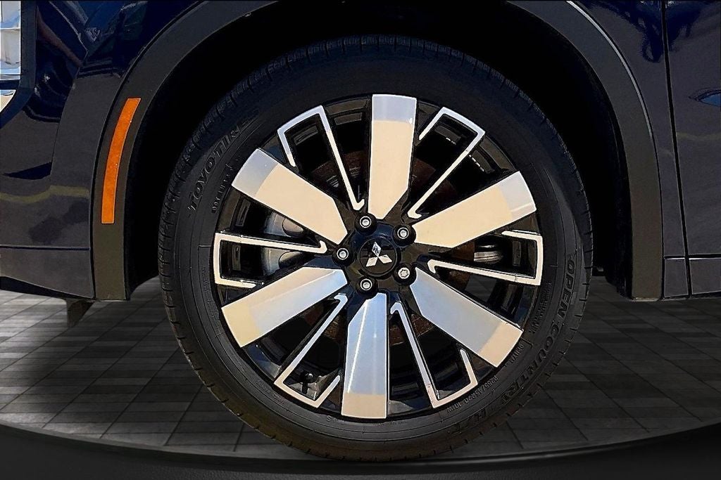 2026 Mitsubishi Outlander SEL - Photo 12