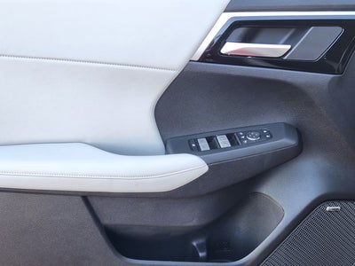 2025 Mitsubishi Outlander Base