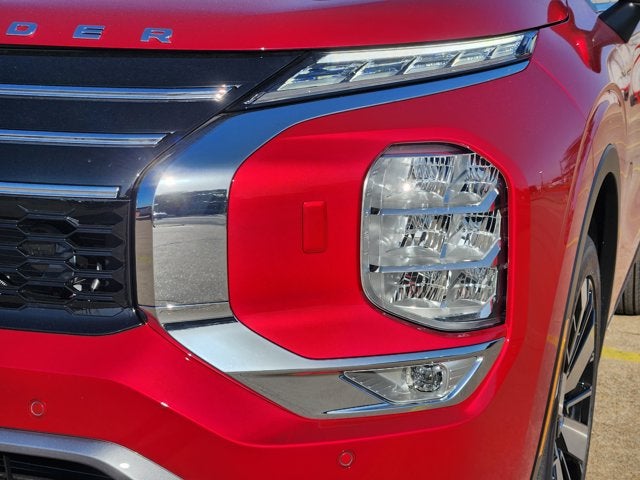 2025 Mitsubishi Outlander Base