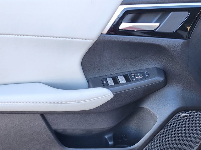 2025 Mitsubishi Outlander Base