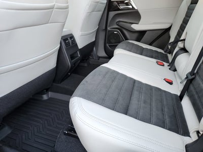 2025 Mitsubishi Outlander Base