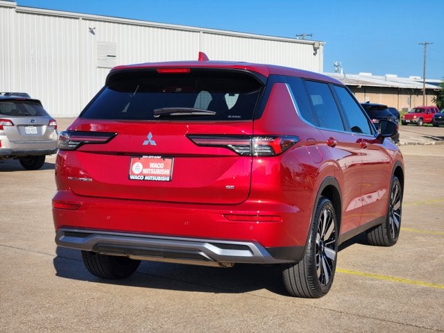 2025 Mitsubishi Outlander Base