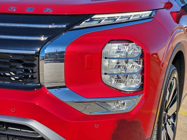 2025 Mitsubishi Outlander Base