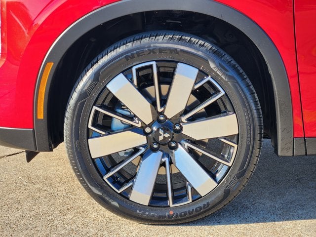 2025 Mitsubishi Outlander Base