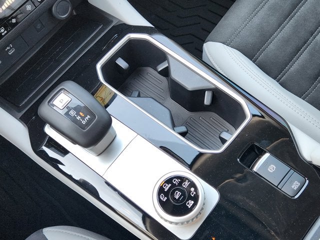 2025 Mitsubishi Outlander Base