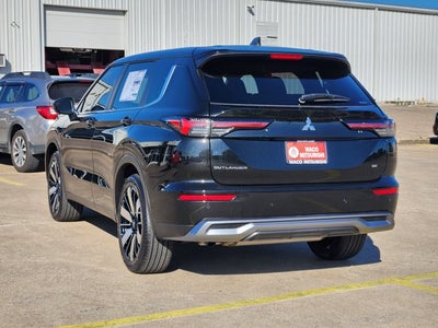 2025 Mitsubishi Outlander Base