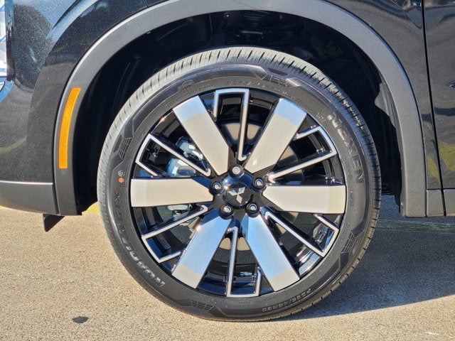 2025 Mitsubishi Outlander Base