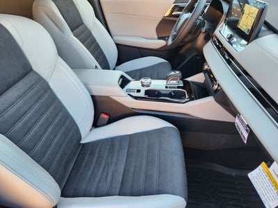 2025 Mitsubishi Outlander Base