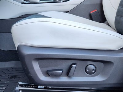 2025 Mitsubishi Outlander Base