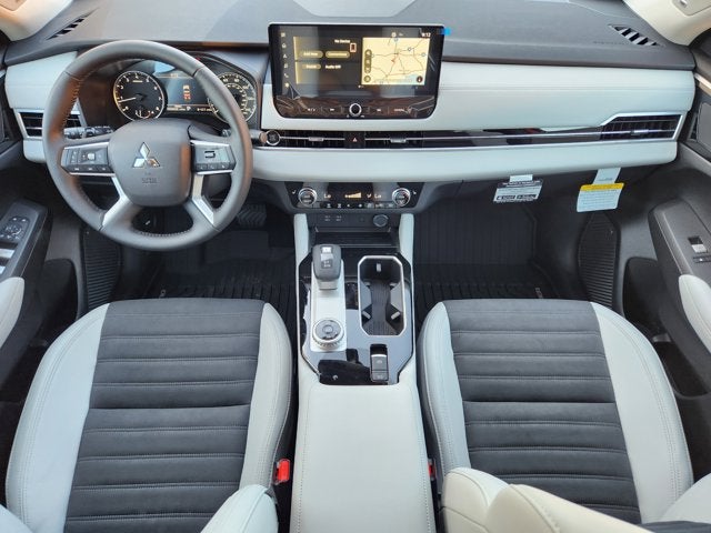 2025 Mitsubishi Outlander Base