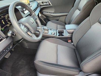 2025 Mitsubishi Outlander Plug-In Hybrid ES