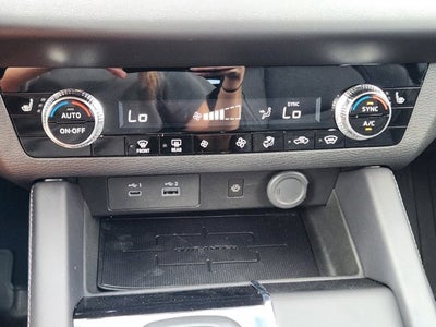 2025 Mitsubishi Outlander Plug-In Hybrid SE