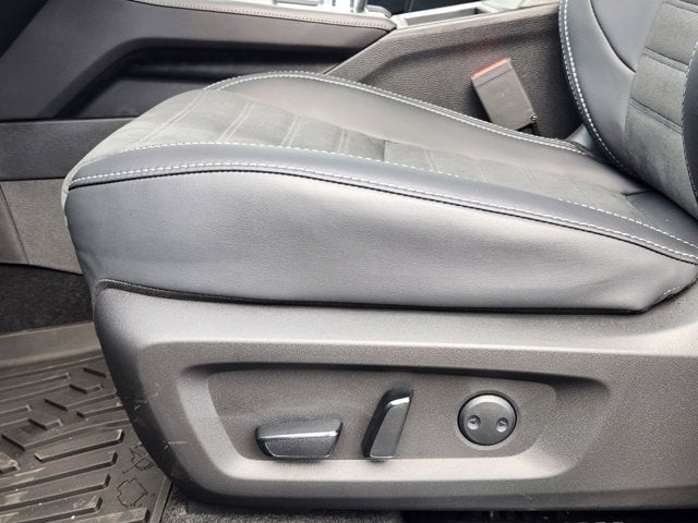 2025 Mitsubishi Outlander Plug-In Hybrid SE