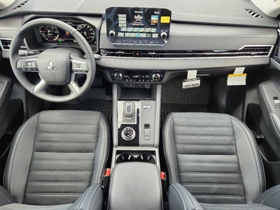 2025 Mitsubishi Outlander Plug-In Hybrid SE