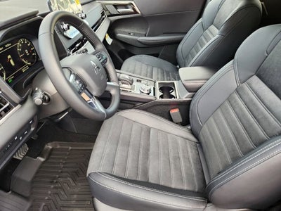 2025 Mitsubishi Outlander Plug-In Hybrid SE