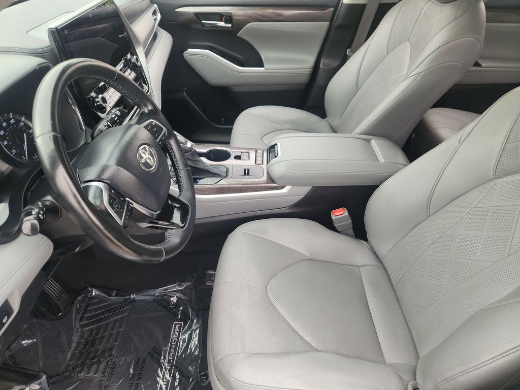 2021 Toyota Highlander Platinum