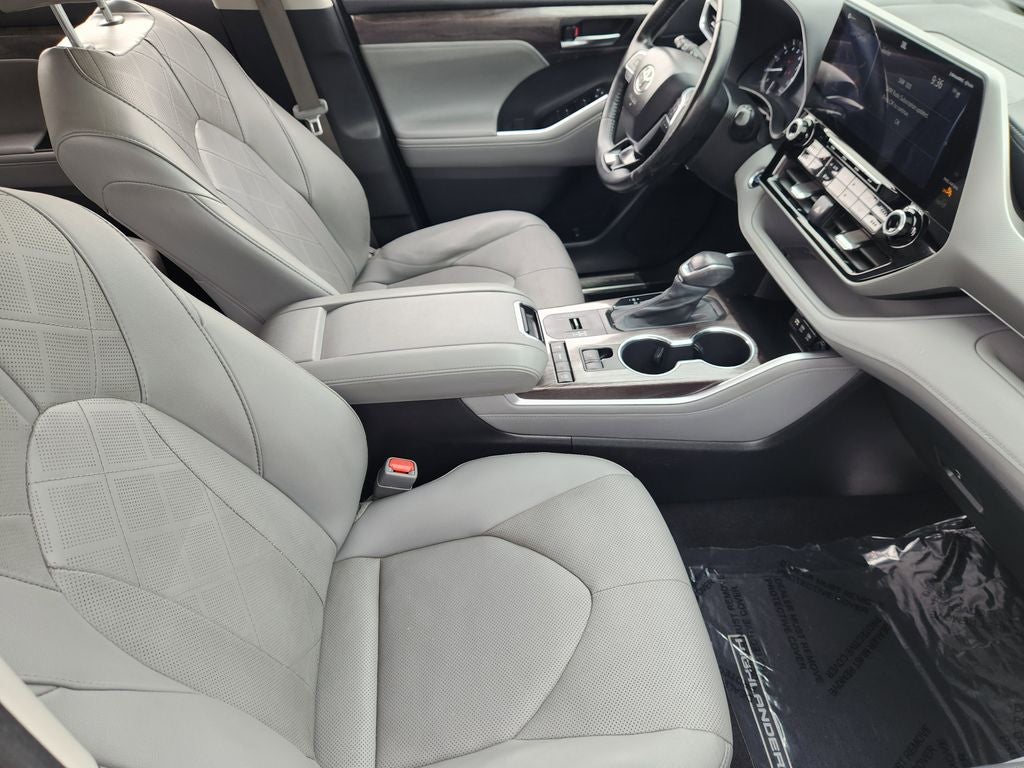 2021 Toyota Highlander Platinum