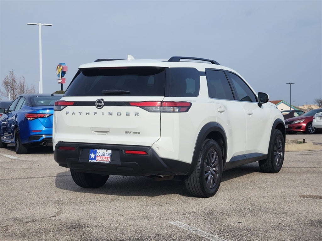 2022 Nissan Pathfinder SV