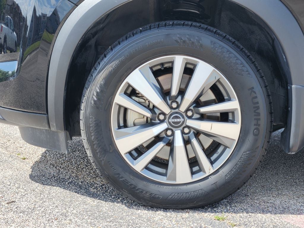 2024 Nissan Pathfinder SL